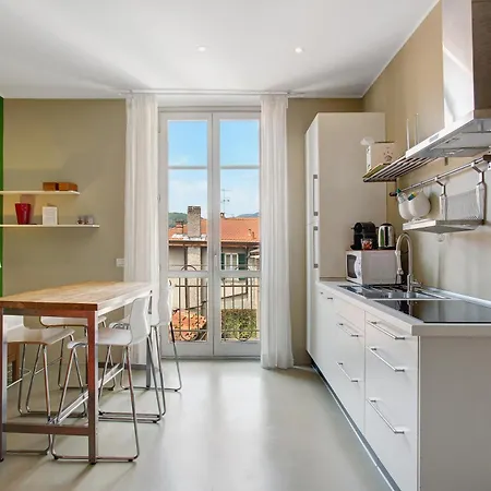 Delightful A Few Steps From Port 아파트 *