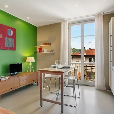 Delightful A Few Steps From Port * 코모