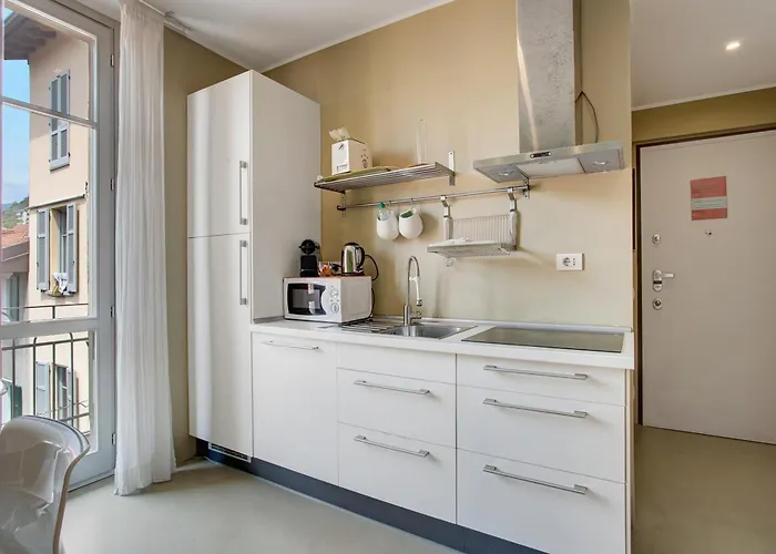 Delightful A Few Steps From Port * 코모