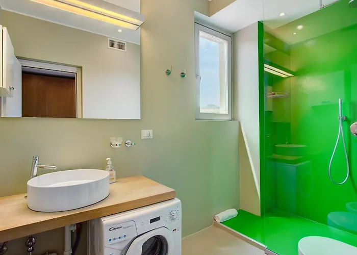 Delightful A Few Steps From Port